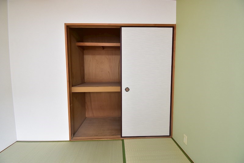 ラフォール寝屋川　B棟 収納