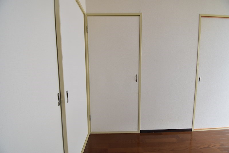 ラフォール寝屋川　B棟 収納