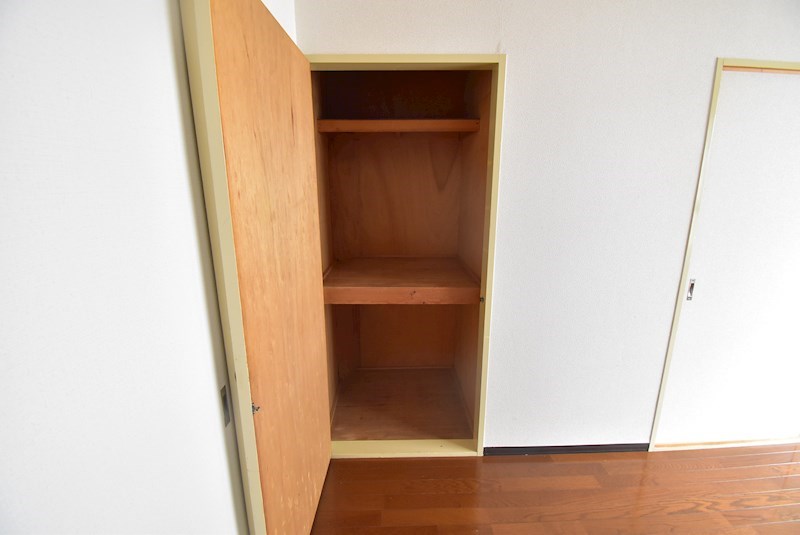ラフォール寝屋川　B棟 収納