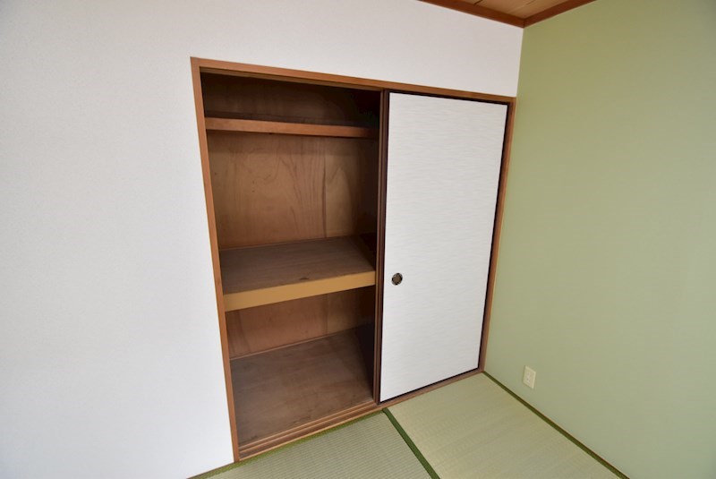 ラフォール寝屋川　B棟 収納