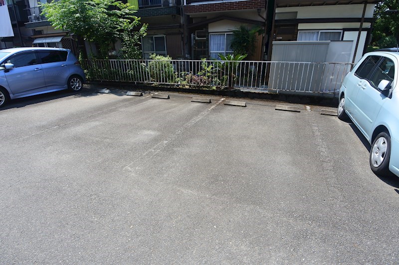 フェリーチュエマンション 駐車場