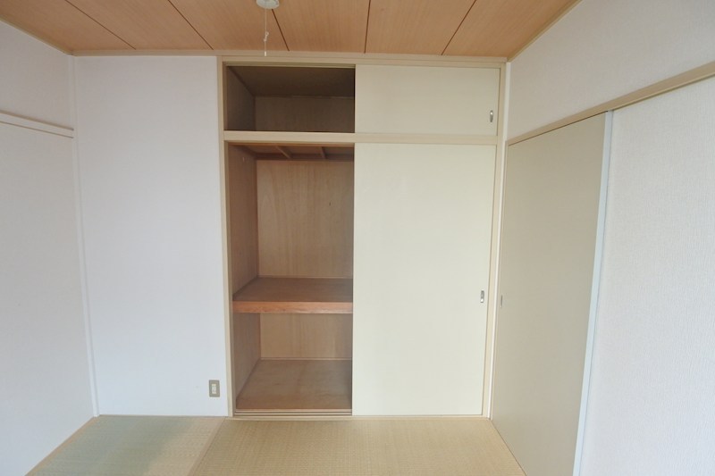 アスターハイツII 収納
