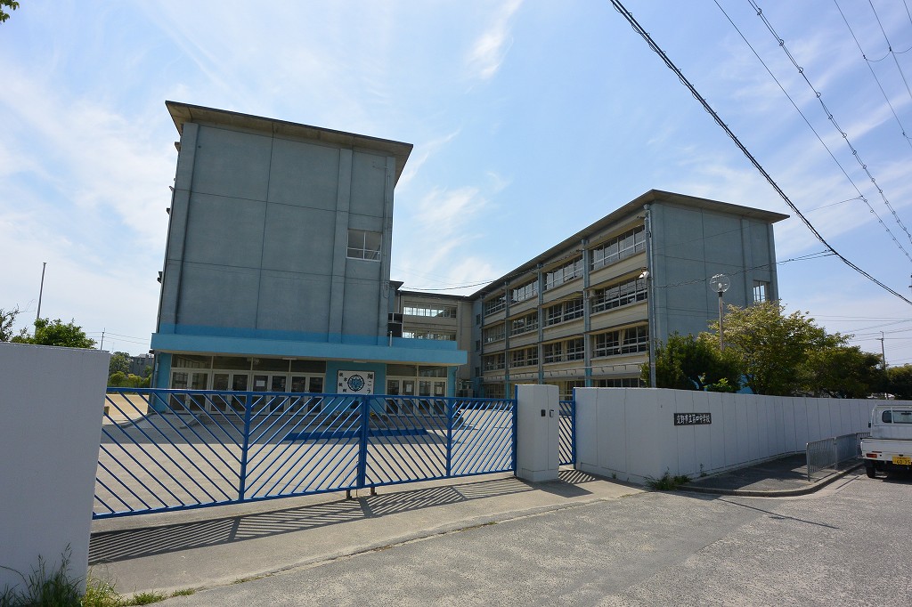 マンションあけぼの 中学校