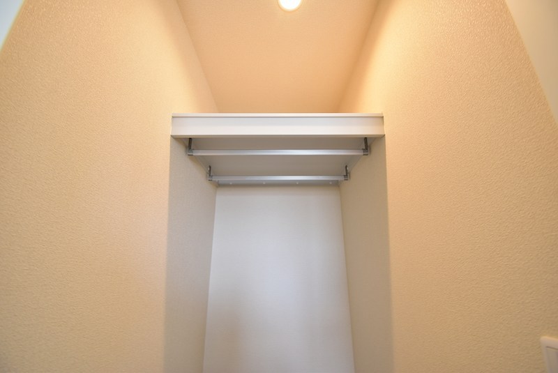シャーメゾン寝屋川中央 収納