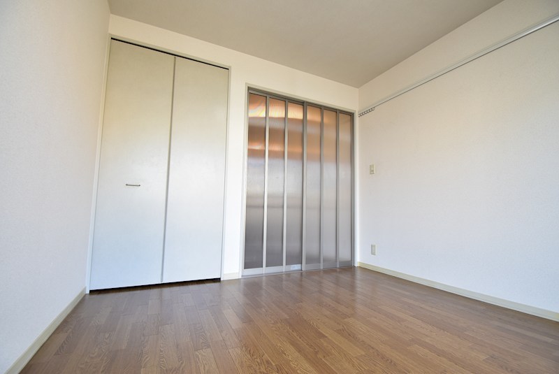 寝屋川菊池ハイツ ベッドルーム
