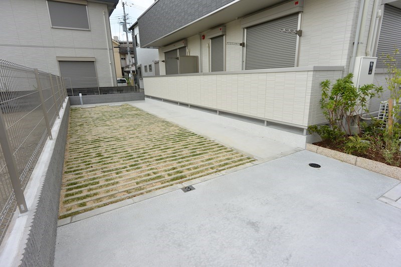 プレミール雅 駐車場