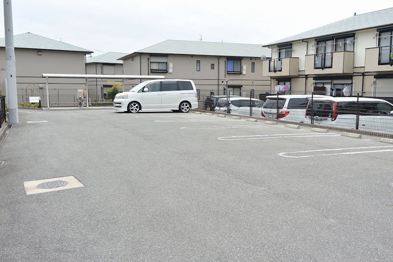 エトワールバレーⅡ 駐車場