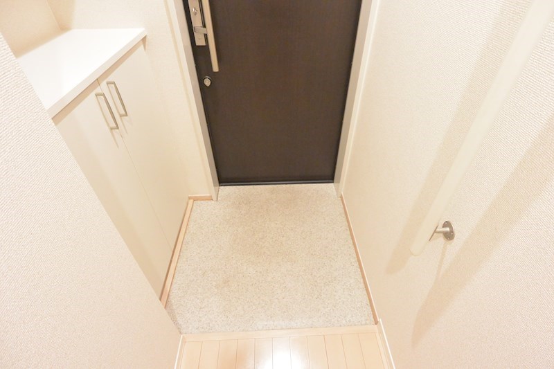 シャーメゾン河内磐船 玄関