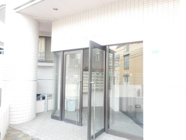 いづみマンション一ツ橋  エントランス