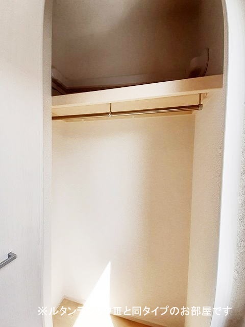 メゾン　サブーリュ 収納