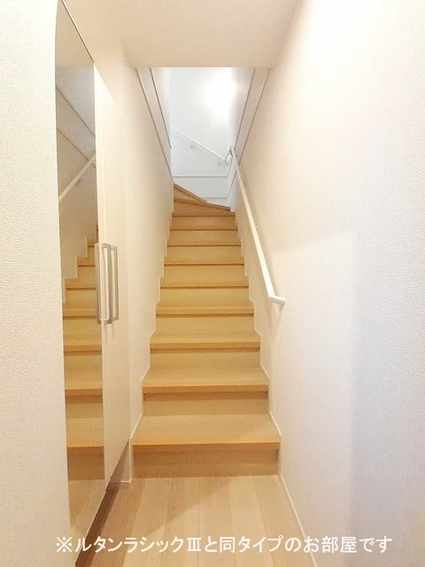 メゾン　サブーリュ 玄関