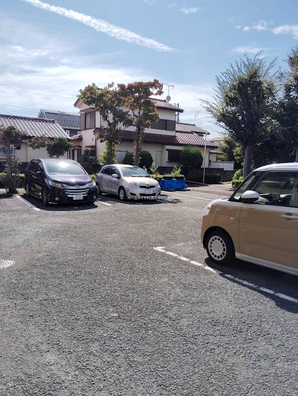 ベルハイネス  駐車場