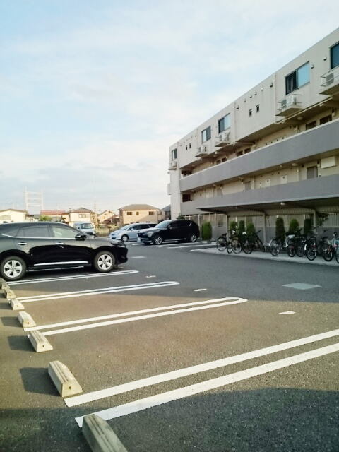 サンリット　スクエア 駐車場