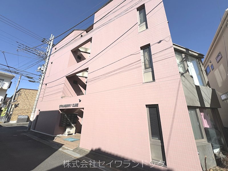 STRAWBERRY　CUBE 外観