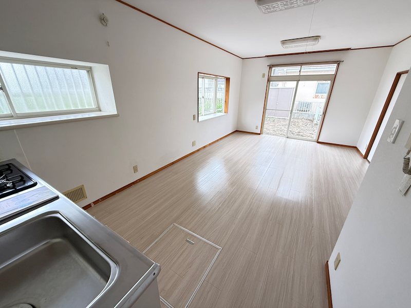 寄居町鉢形貸家 リビング