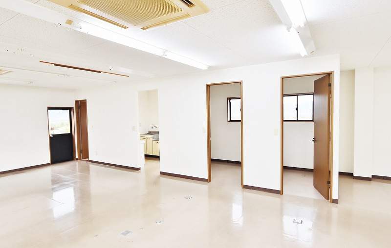 川島テナント その他