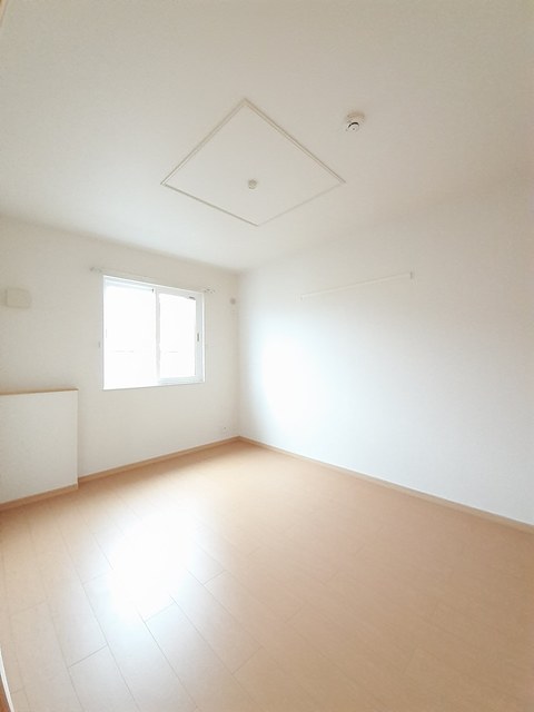 エレガンシア篠原 その他