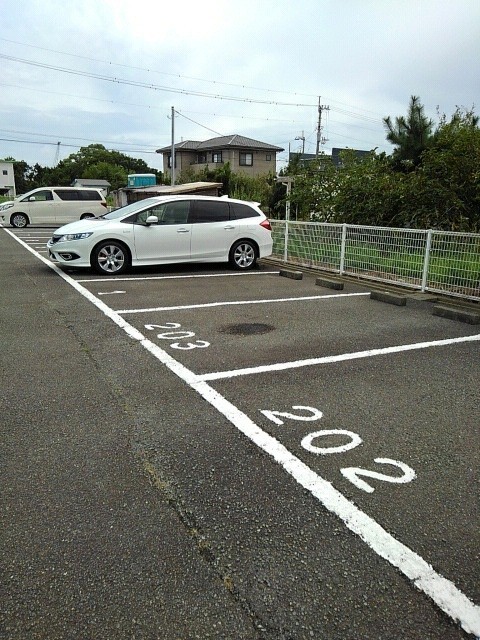 コーポリンクス１ 駐車場