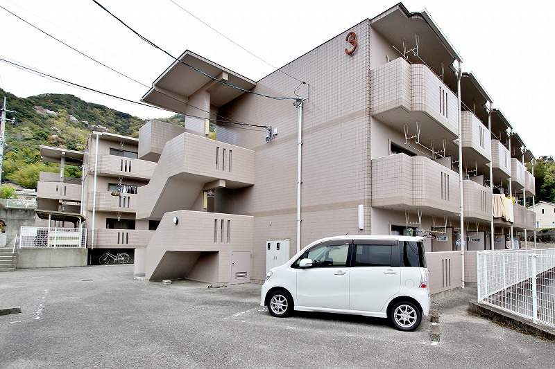 ハイランドマンション多田３号棟 外観