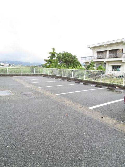 ソレイユ・ルヴァンＡ 駐車場