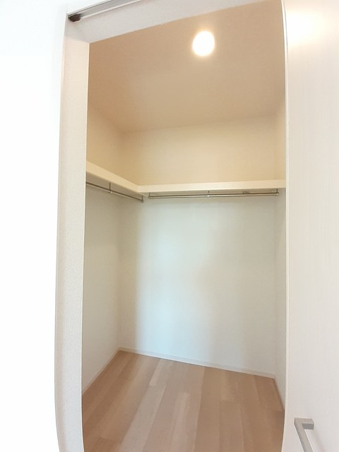 エクラデサージュ見能林Ⅰ 収納