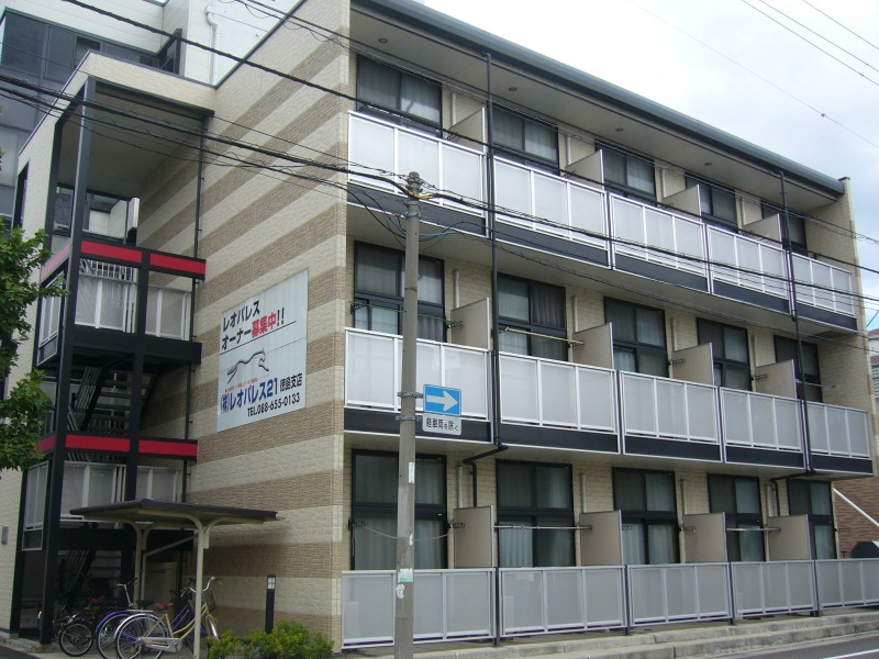 レオパレスコンフォート翠松 外観