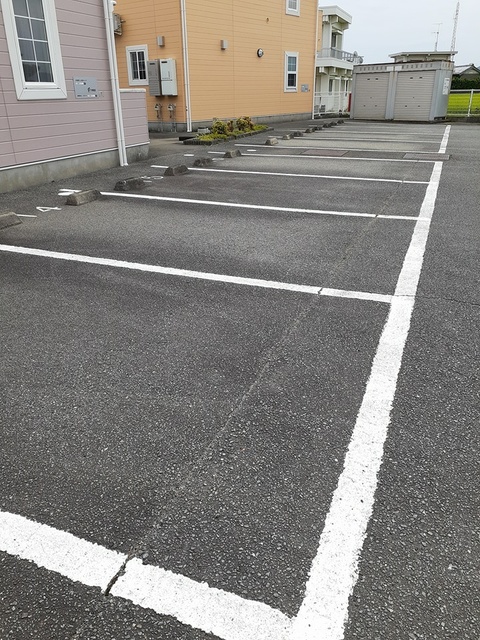 ソレイユ・ルヴァンＢ 駐車場