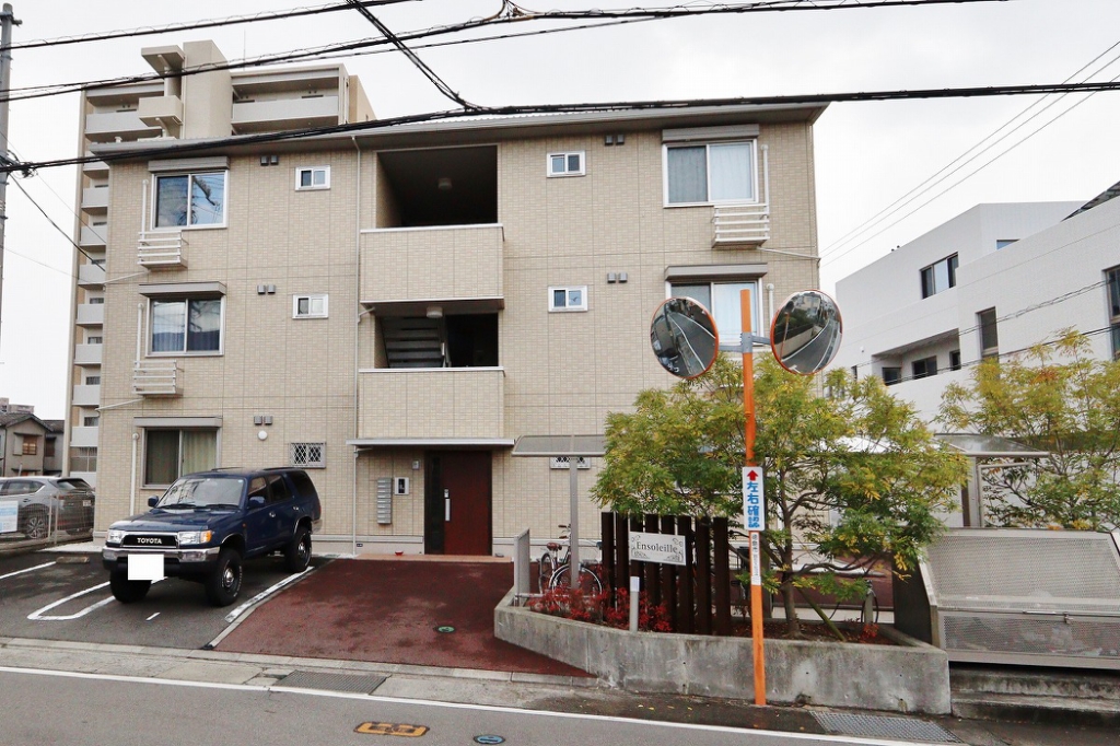 アンソレイエ 外観