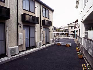 レオパレス菖蒲 外観