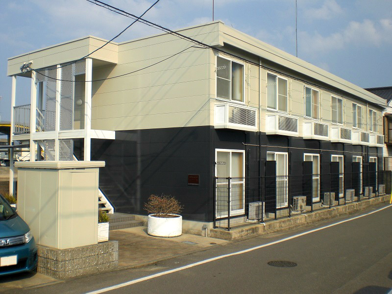 レオパレスリバーサイドタイラ 外観