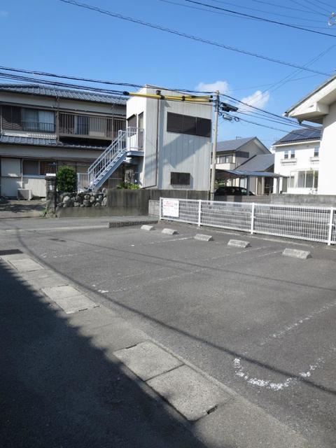 ラ・ヴェール 駐車場
