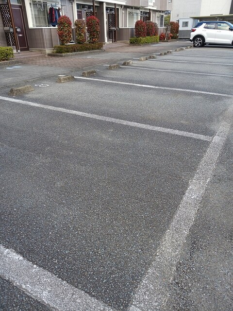 ハイツ　ロジュマンＡ 駐車場