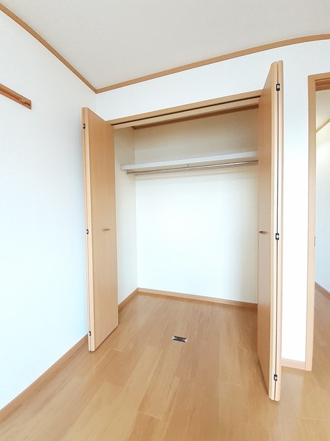 モーント　シャイン　Ｂ 収納