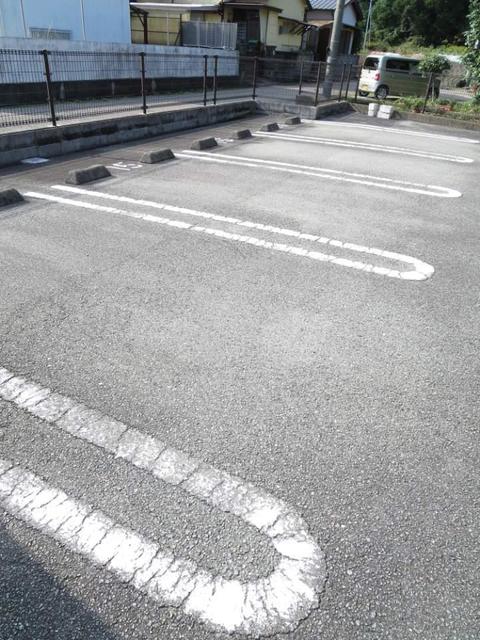 カサ　モデルナ　Ⅱ 駐車場
