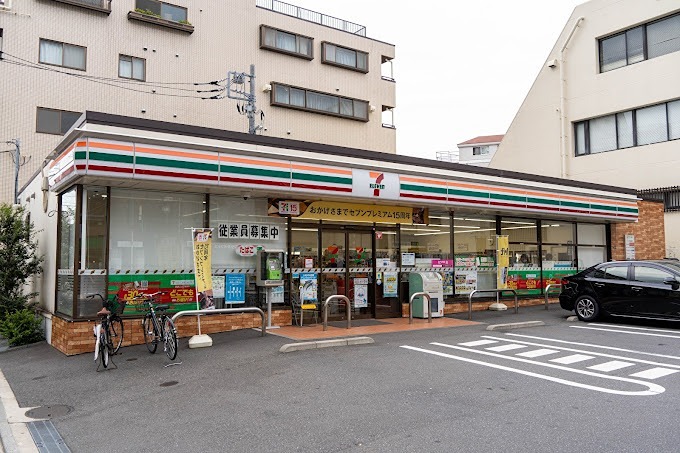クイーン小金井 コンビニ