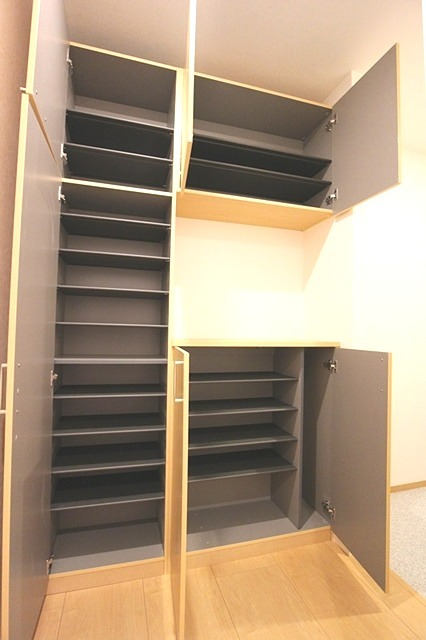 コモーダ大森南 収納