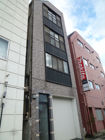 渡辺タイヤビル 外観