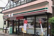 パインクレスト コンビニ
