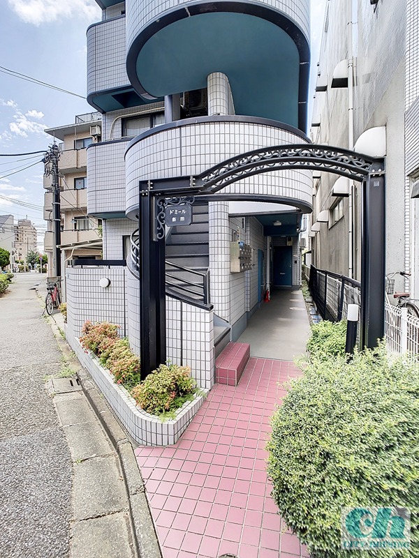 ドミール新田 エントランス