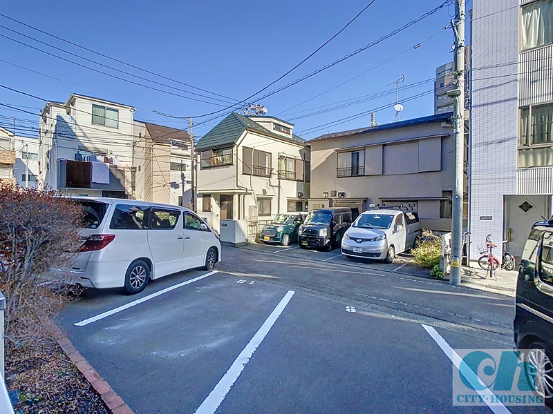 浅間マンション 駐車場
