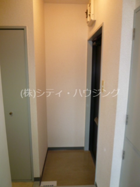 クレッセント梅屋敷 玄関