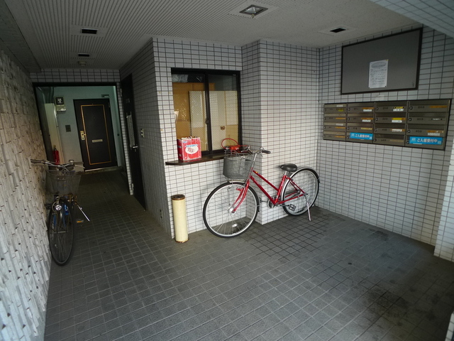 クレッセント梅屋敷 エントランス