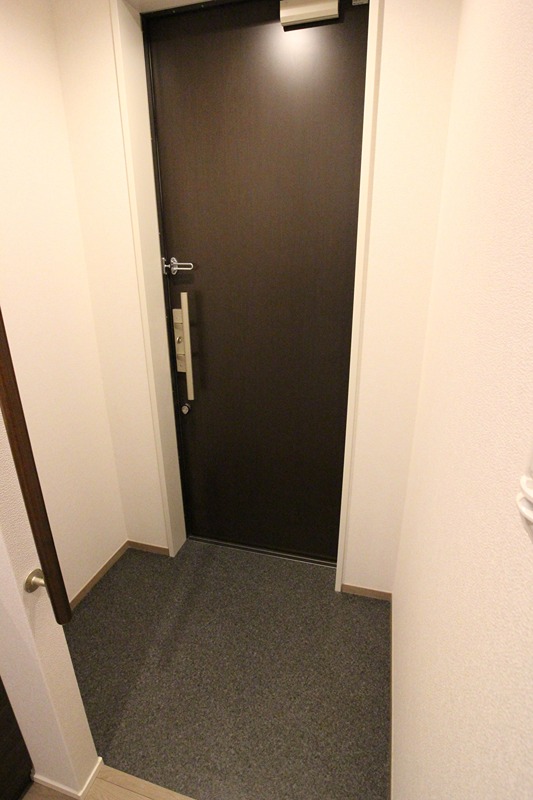ネオフラッツワン 玄関