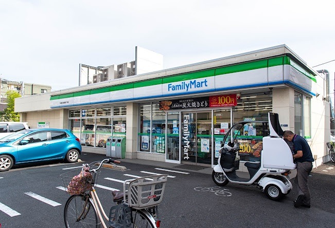 Duo Wakaba East コンビニ