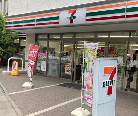 FREE　HILLS コンビニ