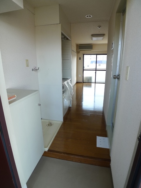 司ビルディング 玄関
