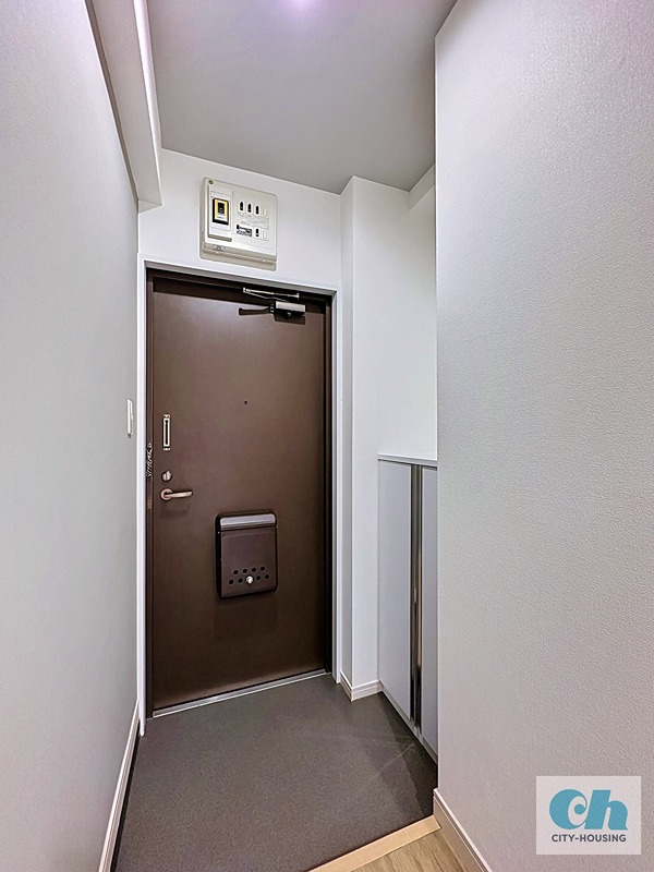 八木ビル 玄関
