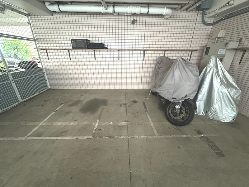 ヴィラ・オーキッドバイクパーキング 駐車場