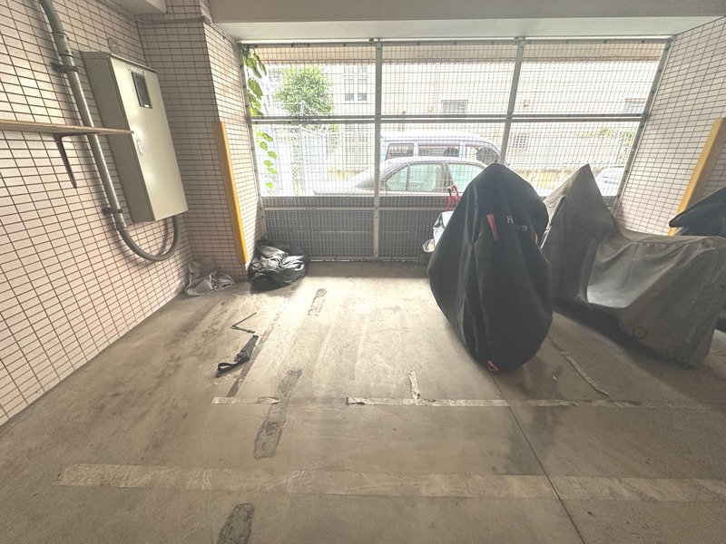 ヴィラ・オーキッドバイクパーキング 駐車場