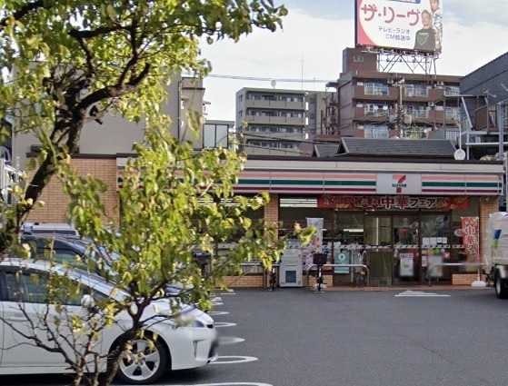 礒康駐車場 コンビニ